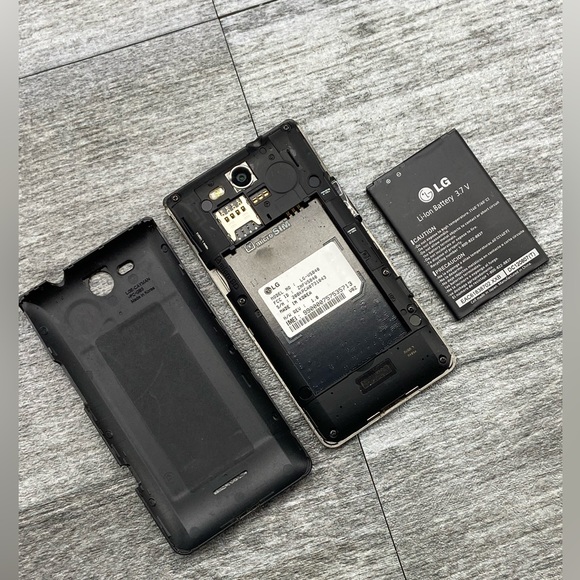 LG Lucid VS840 - 8GB - Black And Purple (Verizon) Smartphone Android Preowned - Picture 4 of 16